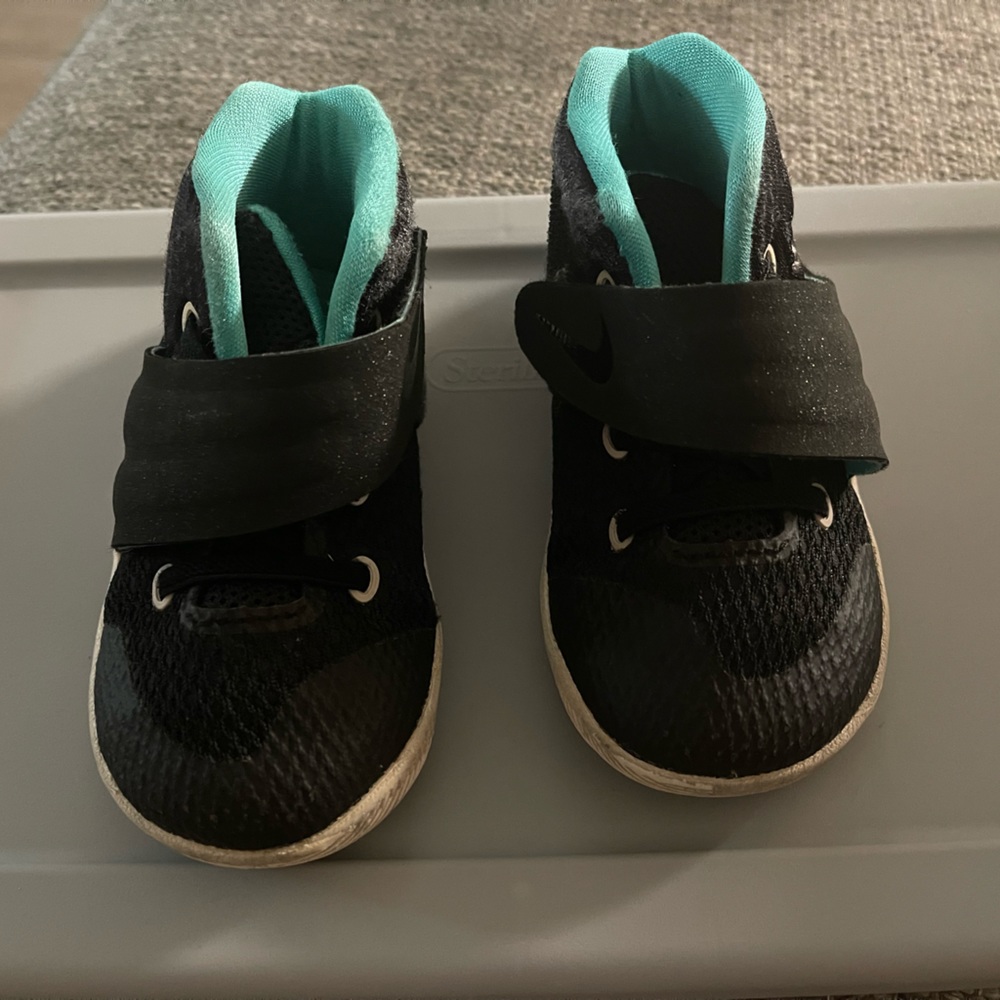 Nike toddler size 7c
